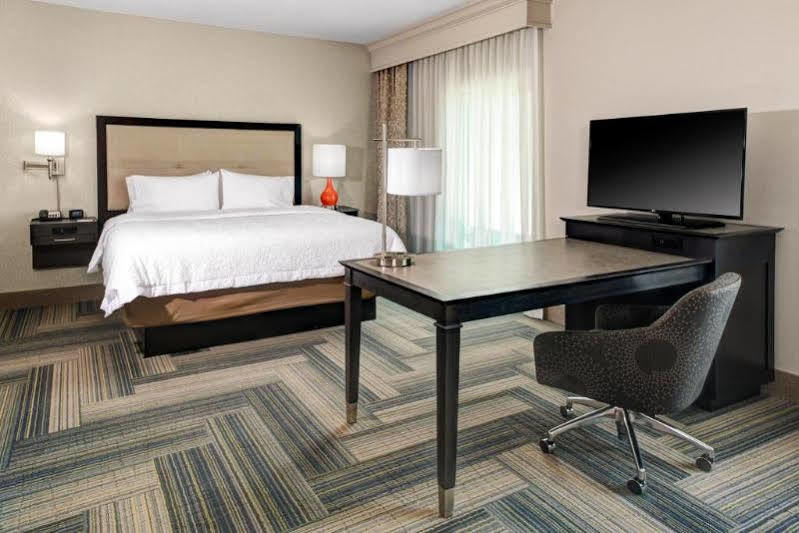 Hampton Inn & Suites By Hilton Atlanta Perimeter דאנוודי מראה חיצוני תמונה
