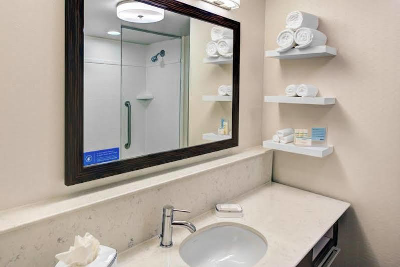 Hampton Inn & Suites By Hilton Atlanta Perimeter דאנוודי מראה חיצוני תמונה